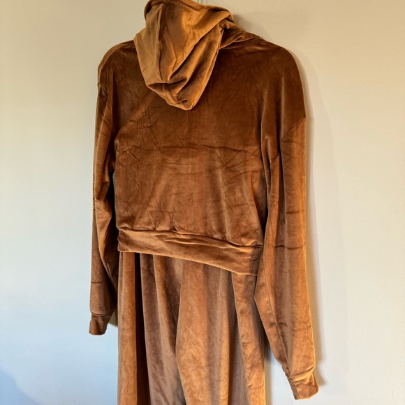 Skims Velour 2-Piece Track Suit Wide Leg - Picture 6 of 16